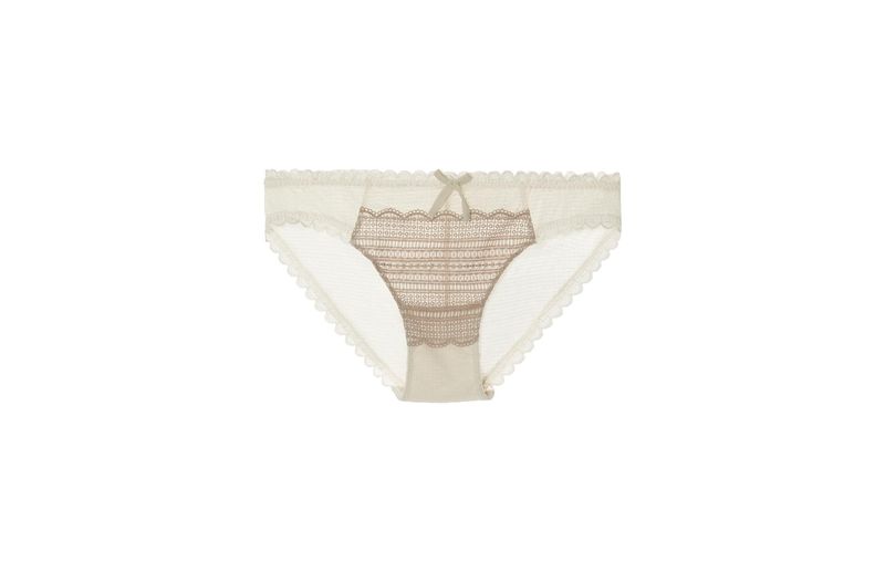 SID1246_6893_10-CUECA-ROMANTIC-MACRAME