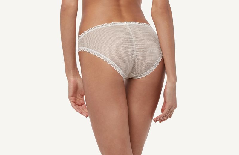 SID1246_6893_2-CUECA-ROMANTIC-MACRAME