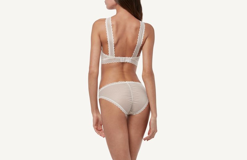 SID1246_6893_4-CUECA-ROMANTIC-MACRAME