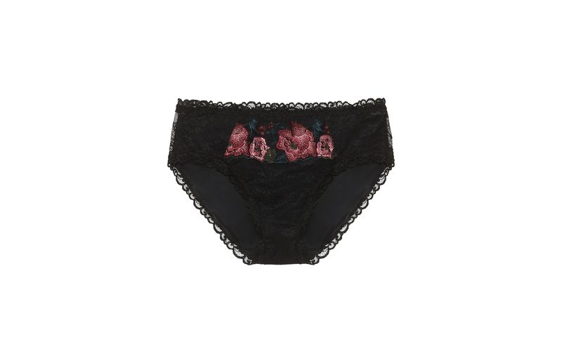 SID1265_019_10-CUECA-MODERN-ROMANTIC