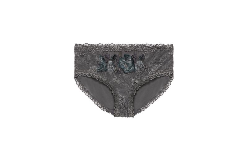 SID1265_7683_10-CUECA-MODERN-ROMANTIC