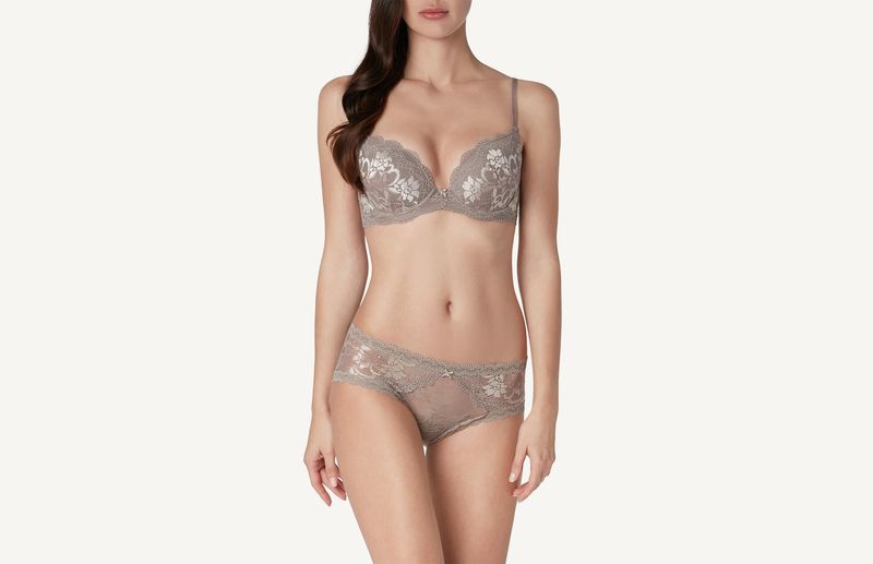 SID1264_7662_3-CUECA-ROMANTIC-COUNTRY