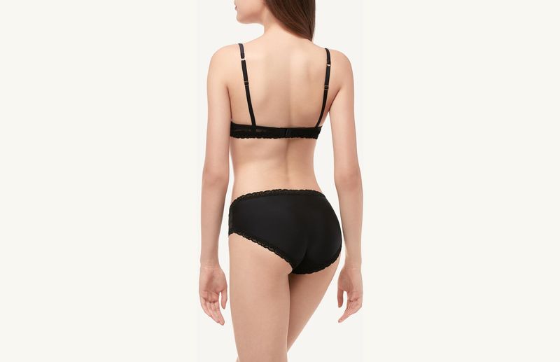 SID1265_019_4-CUECA-MODERN-ROMANTIC