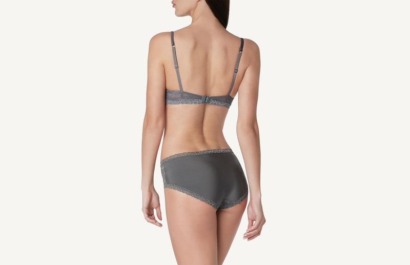 SID1265_7683_4-CUECA-MODERN-ROMANTIC