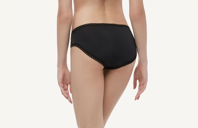 SID1269_2757_2-CUECA-SENSUAL-DARKNESS