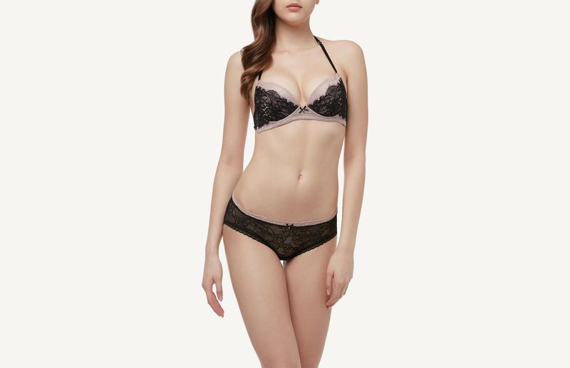 SID1270_7686_3-CUECA-ROSE-FATAL