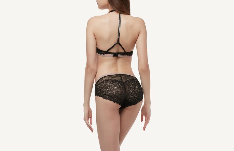 SID1270_7686_4-CUECA-ROSE-FATAL