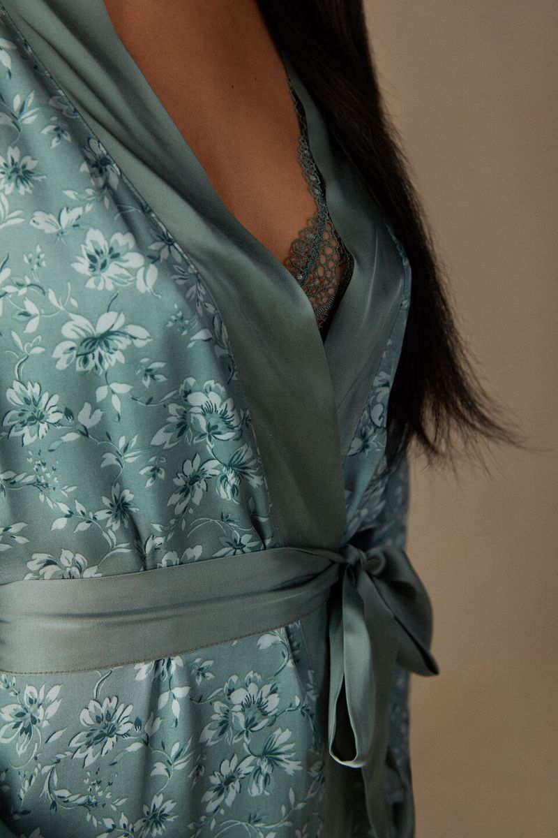 PVD2471_997I_6-QUIMONO-EM-CETIM-DE-VISCOSE-PRAIRIE-BOUQUET