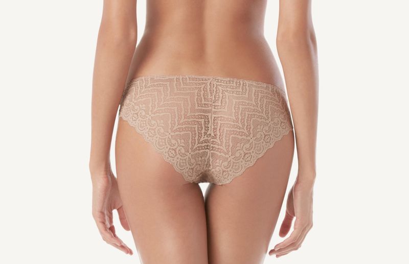 SID89P_044_2-CUECA-EM-RENDA