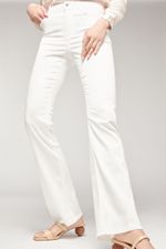 MIP067_3465_1-JEANS-BOCA-DE-SINO-GANGA-LEVE-ECO