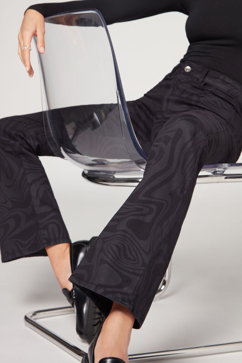MODP1098_5110_V3_1-JEANS-FLARE-ESTAMPADO-LASER-LIQUID