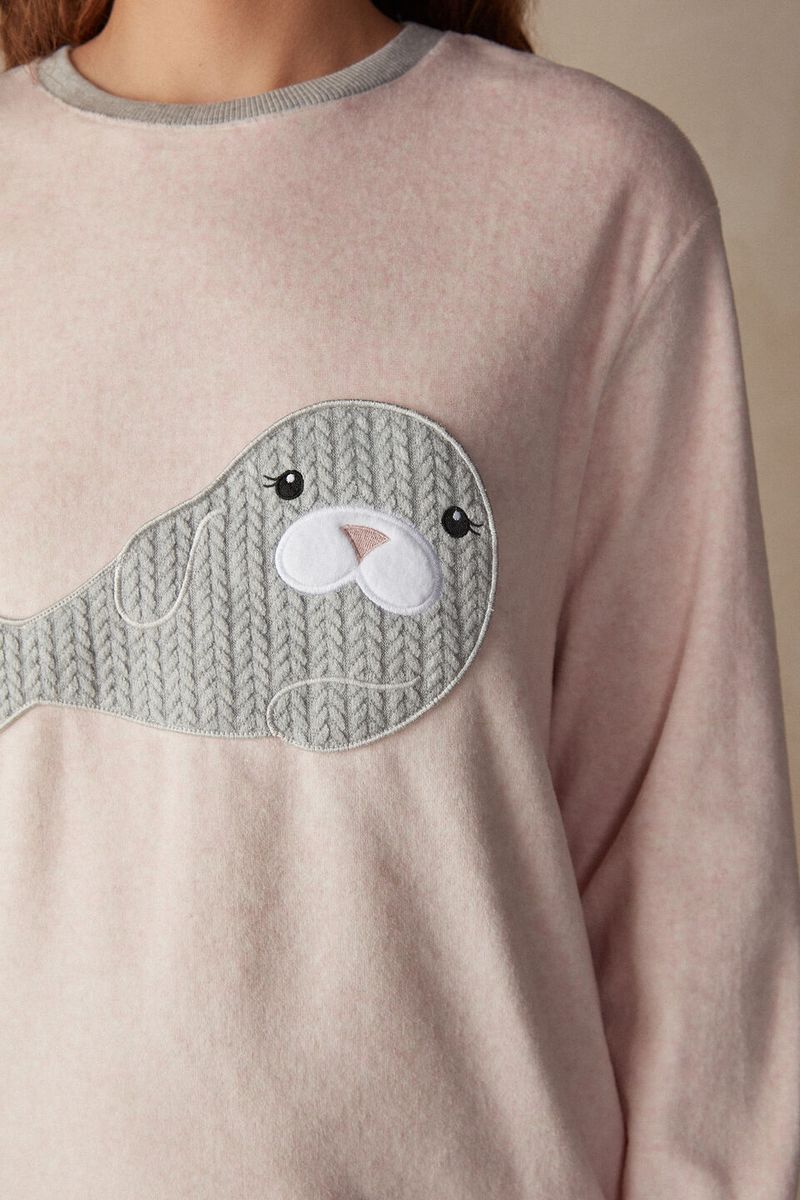 PLD908_160J_6-PIJAMA-COMPRIDO-EM-CHENILLE-PATCH-FOCA