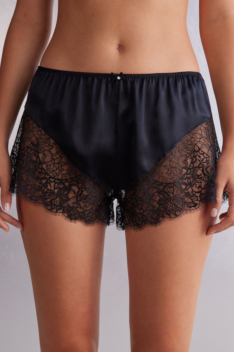 PDC2513_019_3-SHORTS-EM-SEDA-E-RENDA-LIVING-IN-LUXE