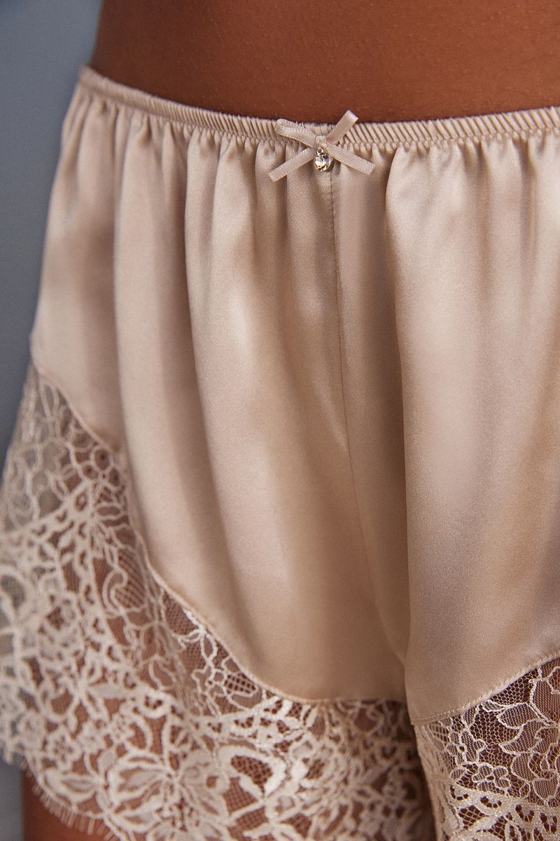 PDC2513_447J_6-SHORTS-EM-SEDA-E-RENDA-LIVING-IN-LUXE