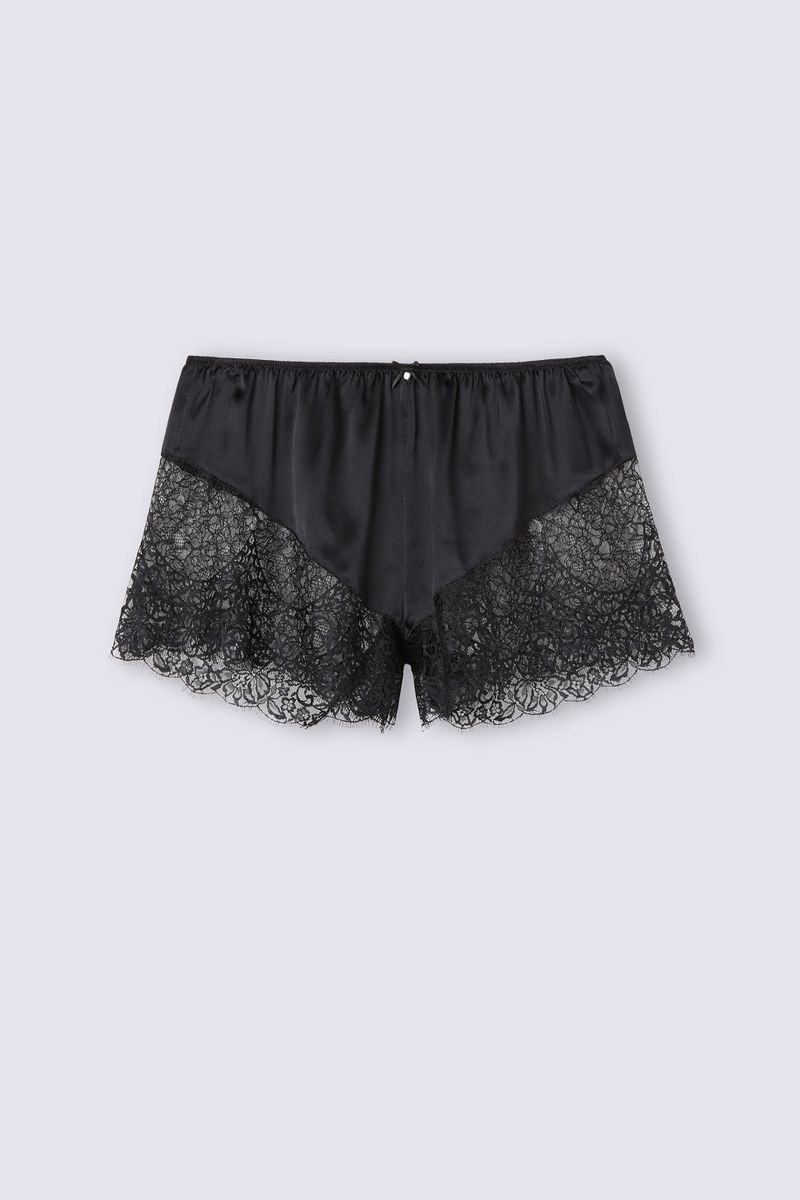 PDC2513_019_10-SHORTS-EM-SEDA-E-RENDA-LIVING-IN-LUXE