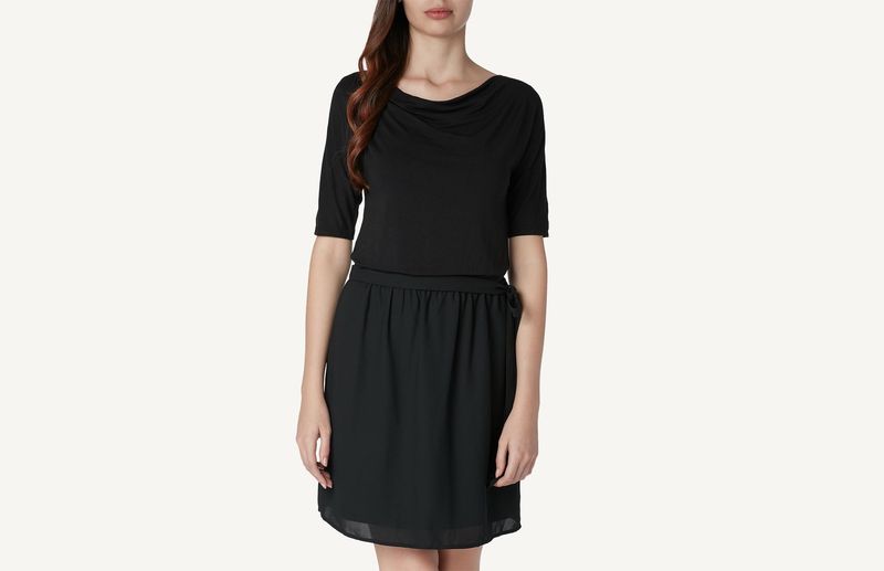 VM100A_019_3-VESTIDO-EM-VISCOSE-COM-DECOTE-TIPO-CAPUZ