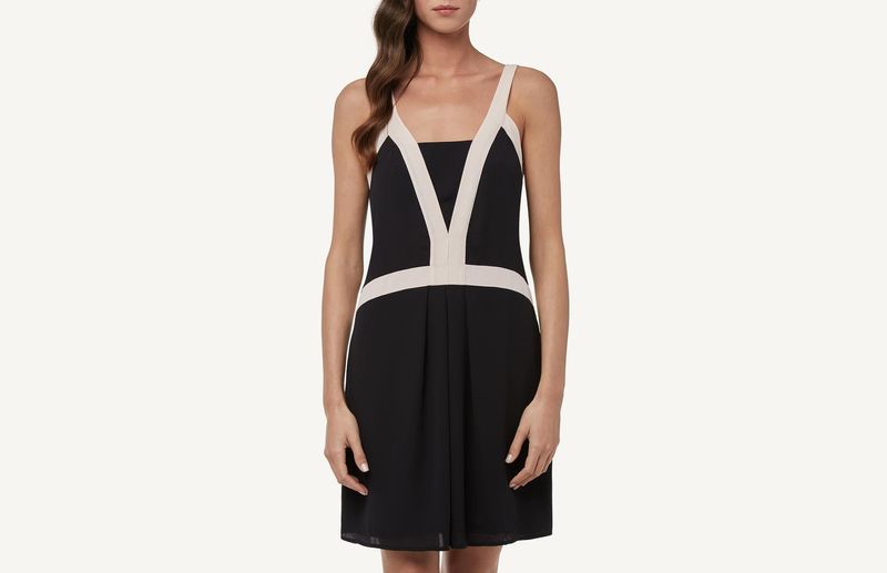 VT109A_6681_1-VESTIDO-EM-GEORGETTE-PERFIS-DE-COR-CONTRASTANTE