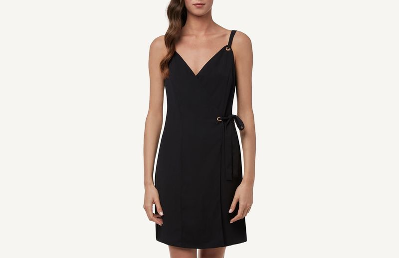 VT109B_019_1-VESTIDO-EM-GEORGETTE-COM-ABERTURAS-DOURADAS