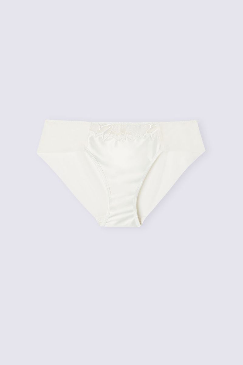SID2506_2127_10-CUECAS-SATIN-DARLINGS
