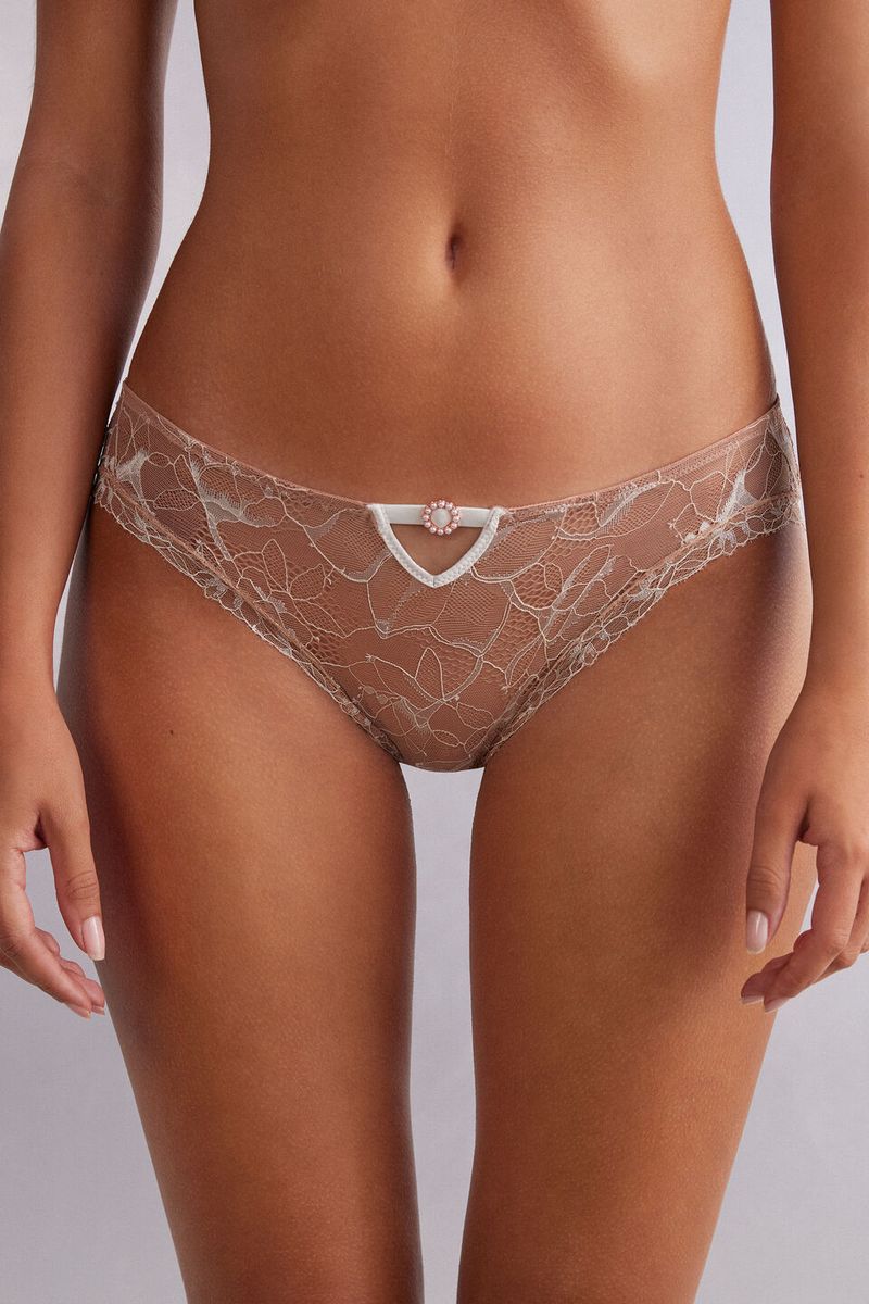 SID2509_331J_3-CUECAS-WHAT-A-BEAUTY