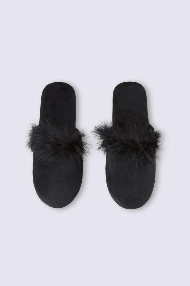 AI078N_019_10-PANTUFA-COM-PLUMAS