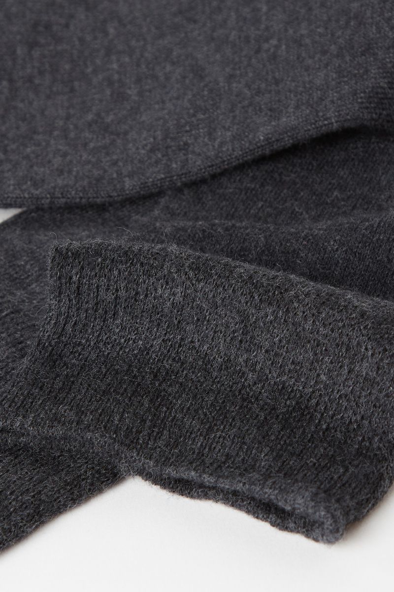 UC0025_020-V3_8_Detail-still_Meia-Curta-Em-Algodao-Quente-Masculina