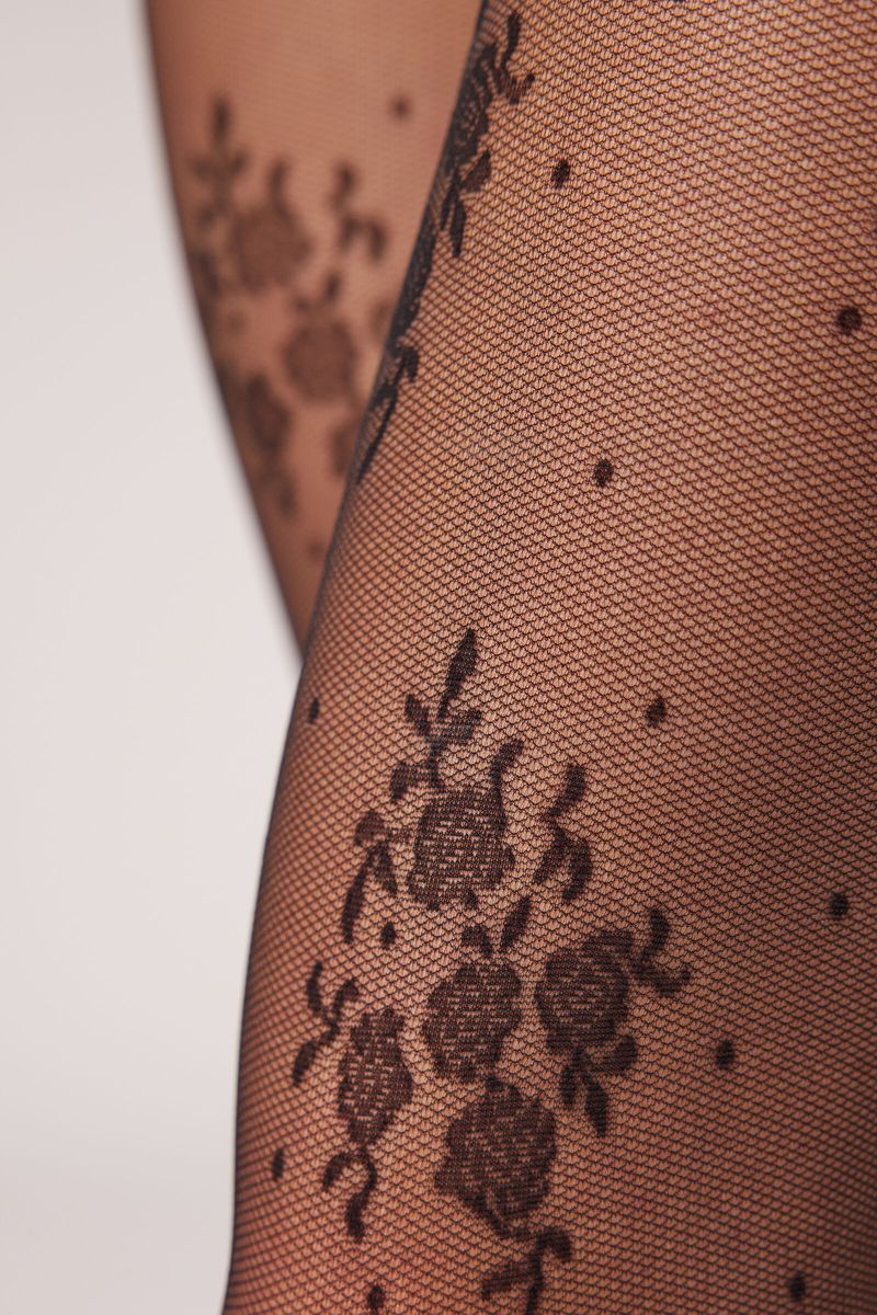 MODC2056_4629_V3_6-COLLANTS-EM-TULE-40-DEN-COM-FLORES-E-MICROBOLINHAS