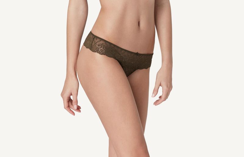 SBD89P_7660_1-BRASILEIRA-EM-RENDA