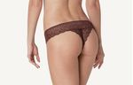 SBD89P_7273_2-BRASILEIRA-EM-RENDA
