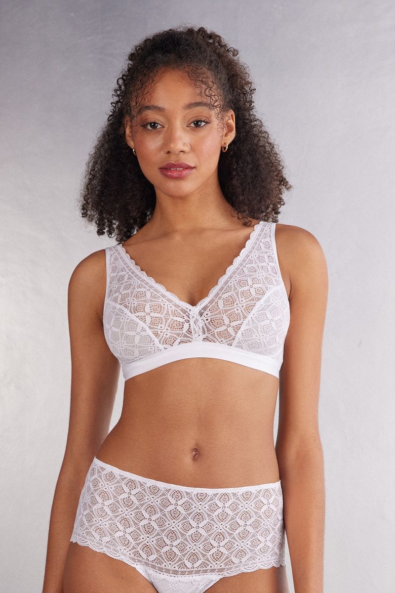 RSD96M_001_3-SUTIA-TRIANGULO-LARA-EM-RENDA