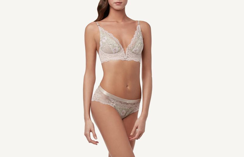 SID1240_6675_3-CUECA-ETHEREAL-LACE