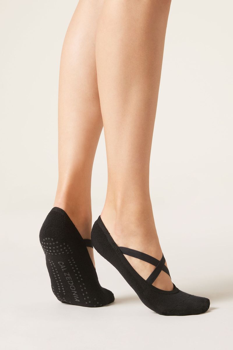 DC0554_263D_3-MEIAS-ANTIDERRAPANTES-COM-ELASTICO-CRUZADO-PARA-PILATES
