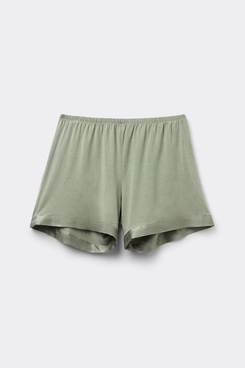 PDC920_657J_10-CALCOES-EM-MODAL-SATIN-DETAILS