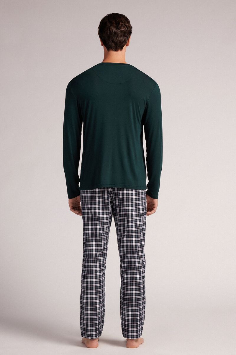 PLU620_132J_2-PIJAMA-COMPRIDO-EM-MICROMODAL-E-TECIDO-DE-ALGODAO-ESTAMPADO-XADREZ