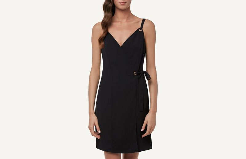 VT109B_019_3-VESTIDO-EM-GEORGETTE-COM-ABERTURAS-DOURADAS