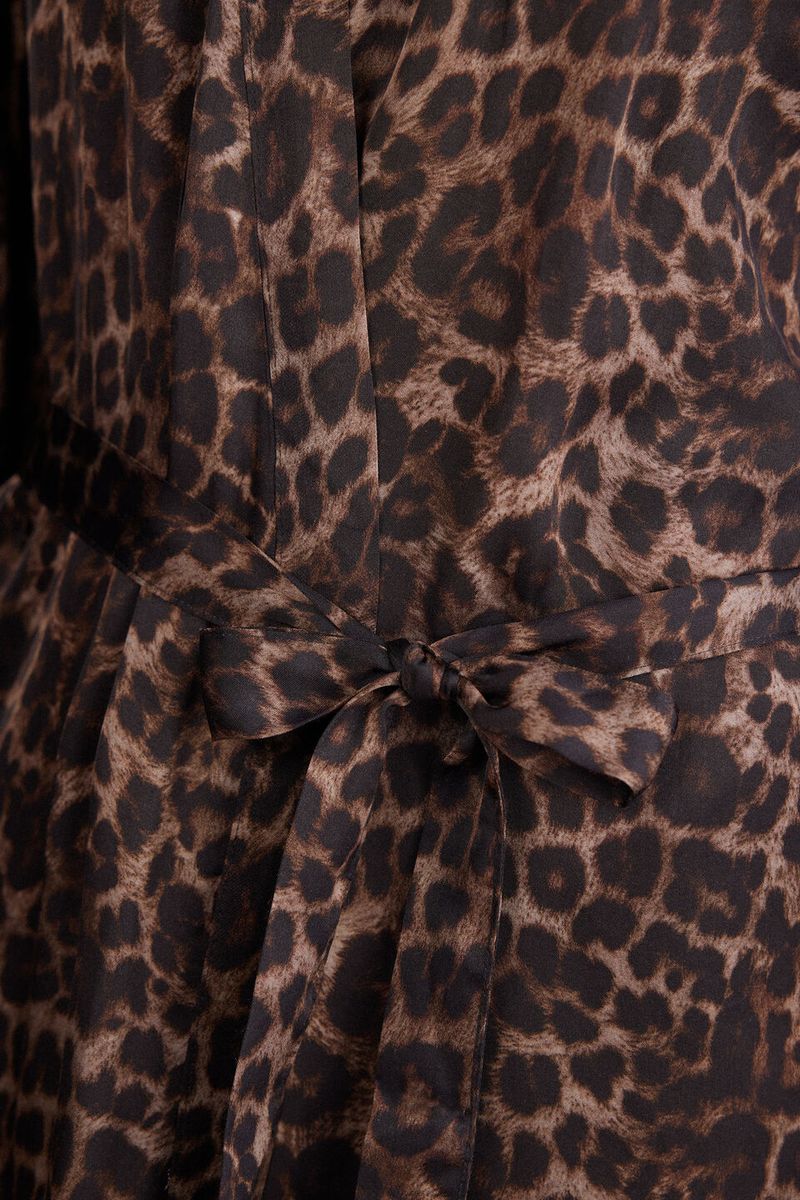 PVD2548_769J_6-QUIMONO-CETIM-DE-VISCOSE-LUXURIOUS-LEOPARD