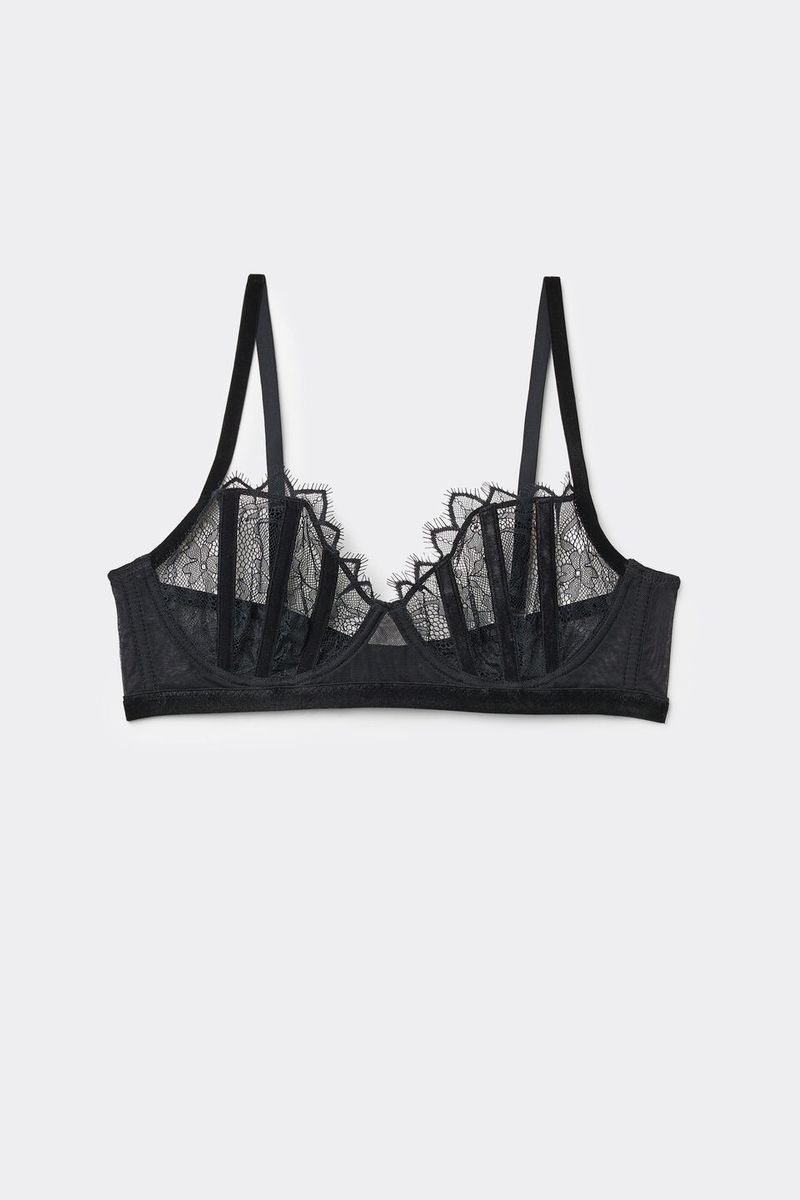 RBD2555_019_10-SOUTIEN-INTRIGUING-BEAUTY