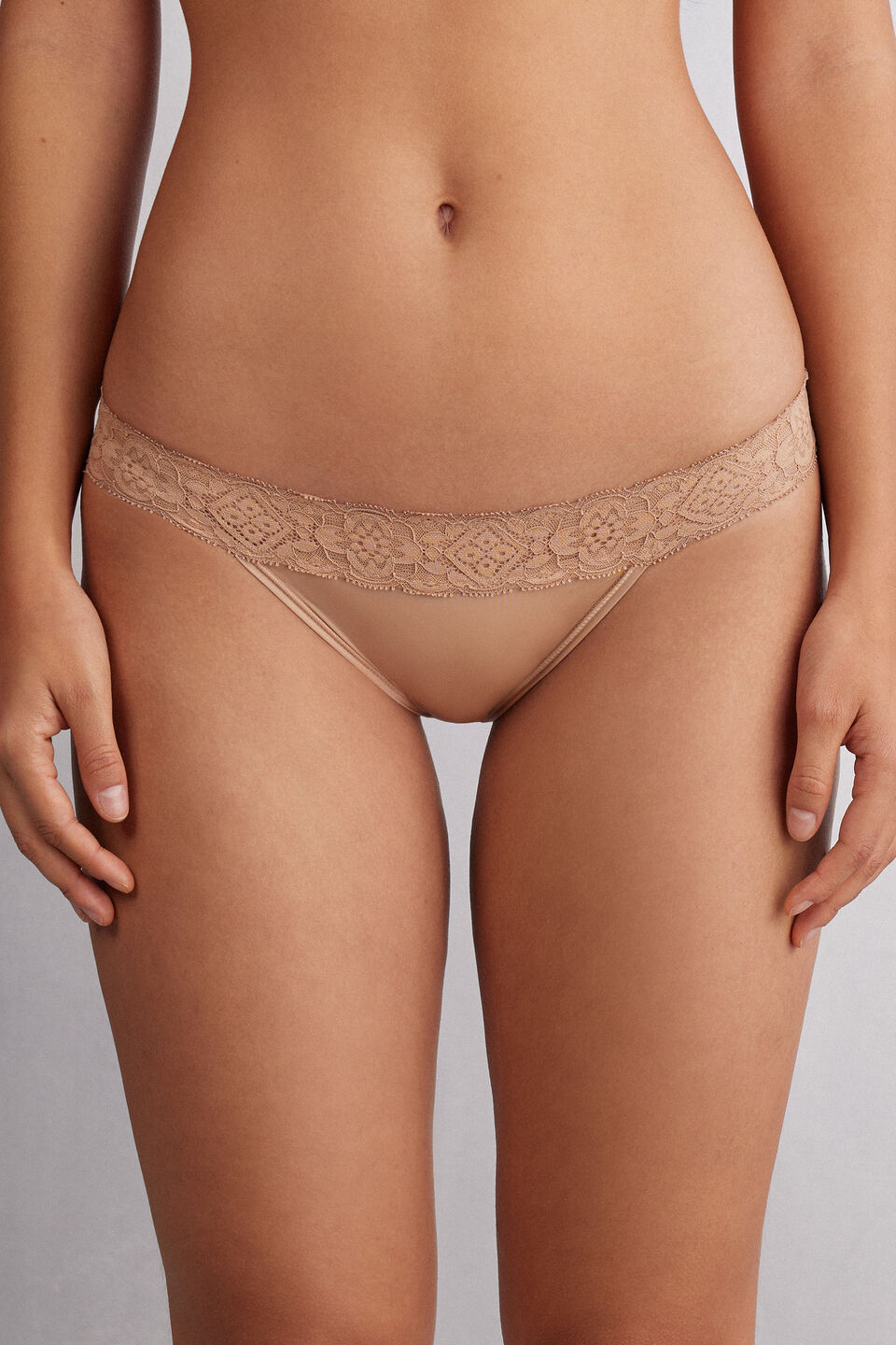 Calcinha Brasileira Carioca em Renda e Microfibra - SB97M3 - Intimissimi | Italian lingerie