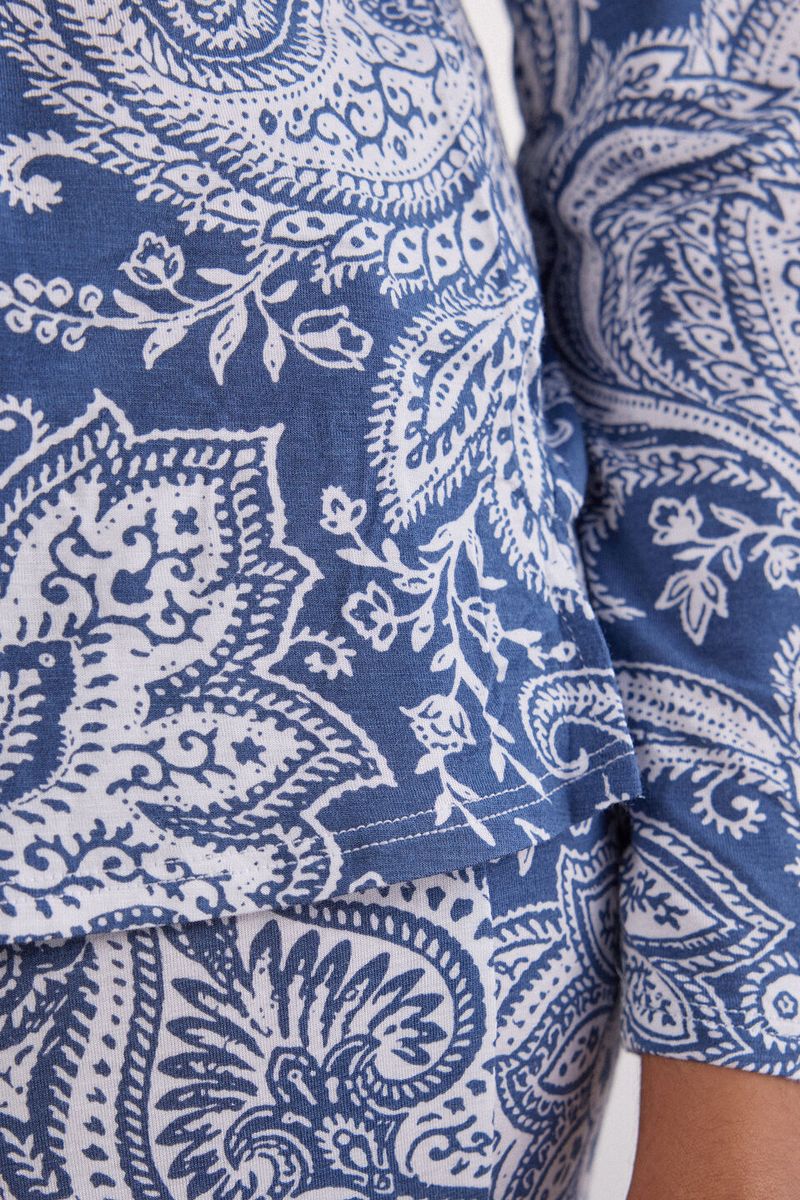 CL2542B_661J_6-CAMISOLA-DE-MANGA-COMPRIDA-EM-VISCOSE-DE-BAMBU-FLOWER-PAISLEY