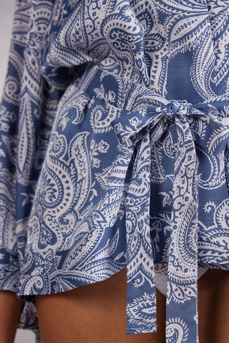 PVD2542_661J_6-QUIMONO-EM-CETIM-DE-VISCOSE-FLOWER-PAISLEY