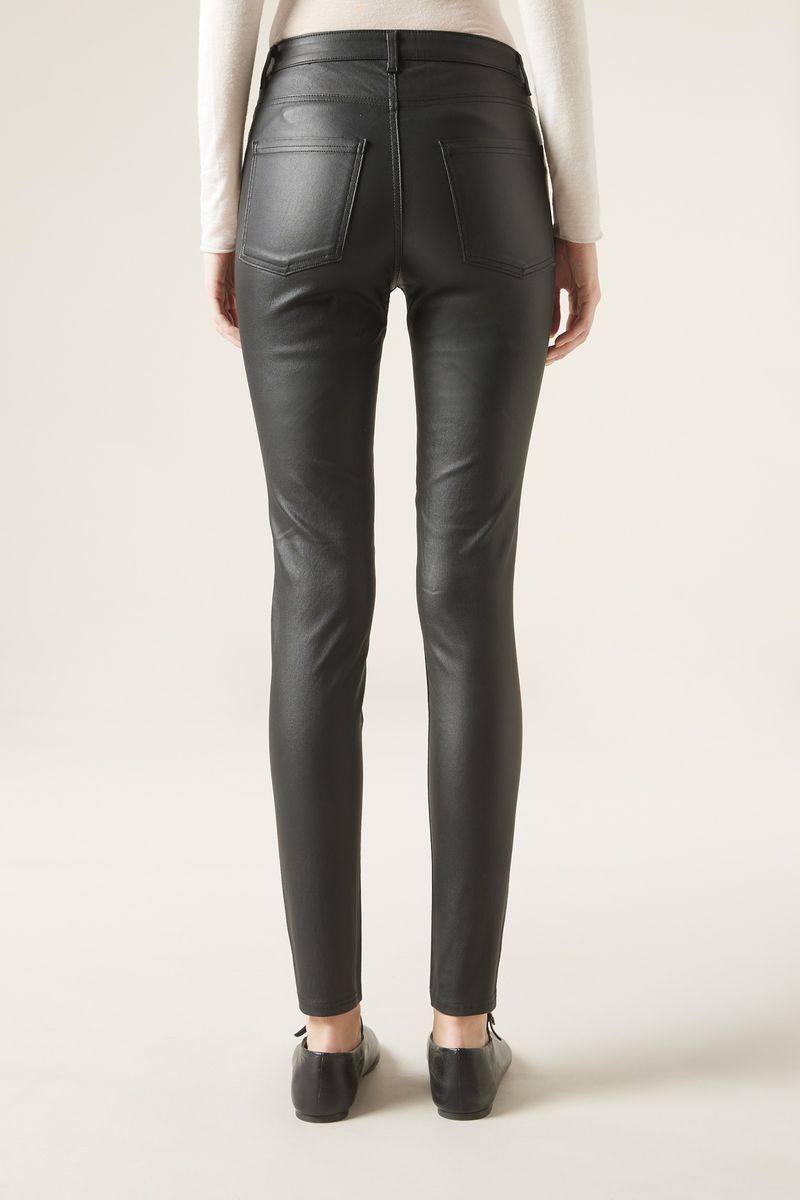 MODP0870_019_2-CALCA-SKINNY-EFEITO-COURO