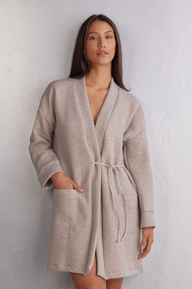 PVD939_775J_1-ROUPAO-SOFT-CHEVRON