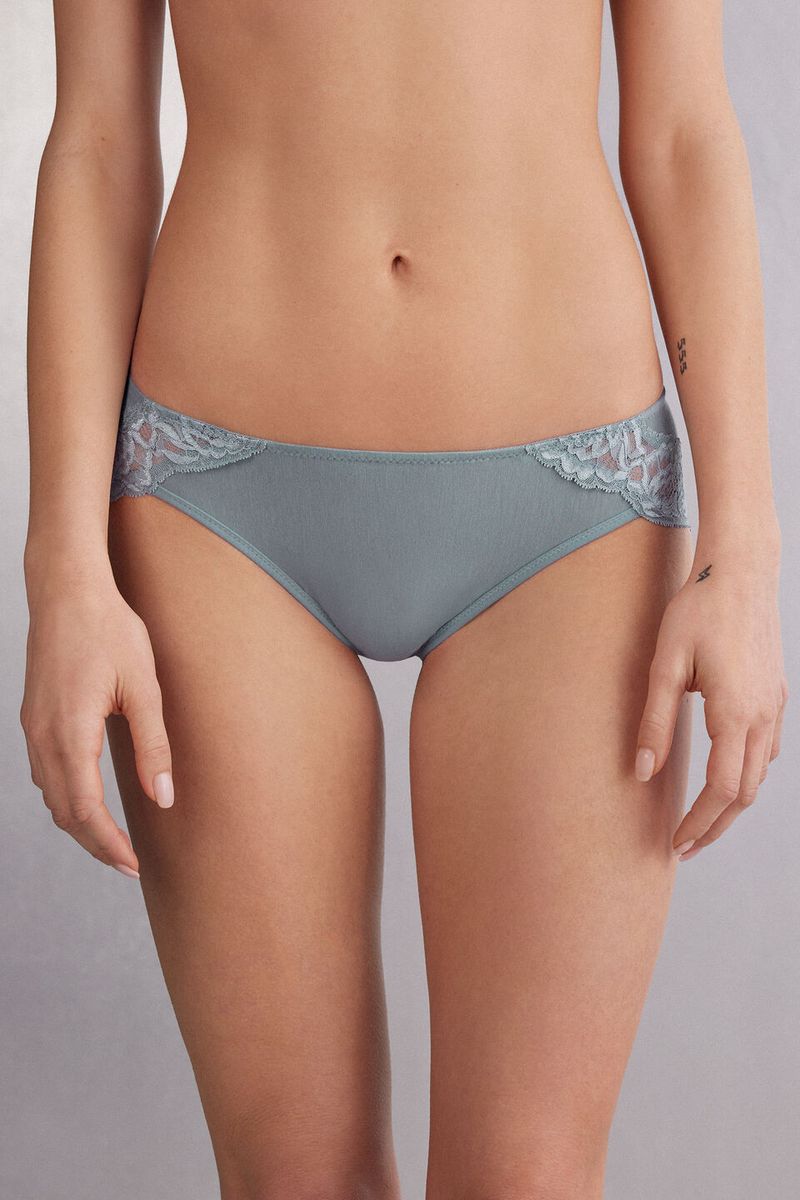 SID2567_850J_3-CUECAS-EMBRACE-SIMPLICITY