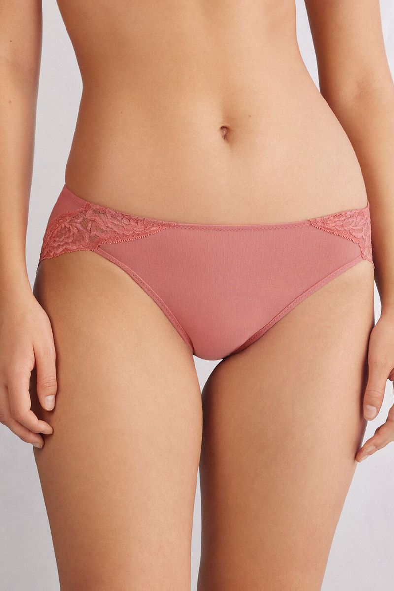 SID2567_849J_3-CUECAS-EMBRACE-SIMPLICITY