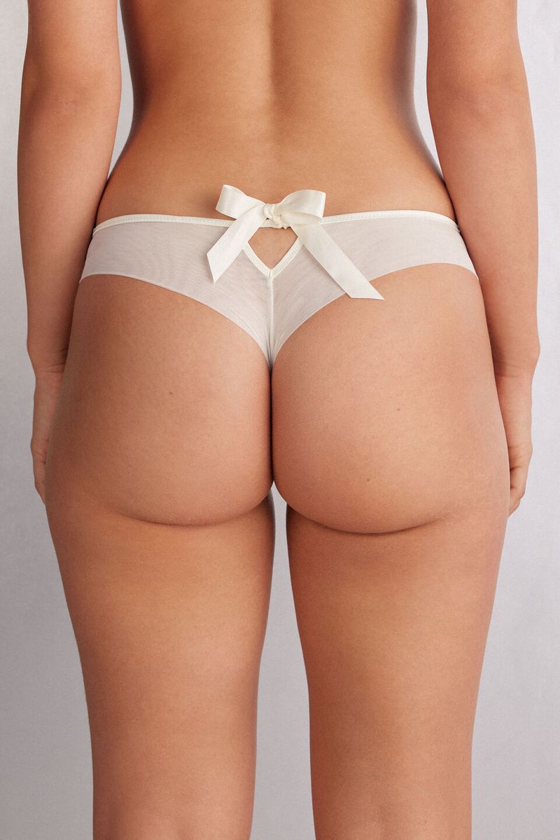 SBD2563_2127_2-CUECAS-BRASILEIRAS-THE-SIMPLEST-PLEASURES