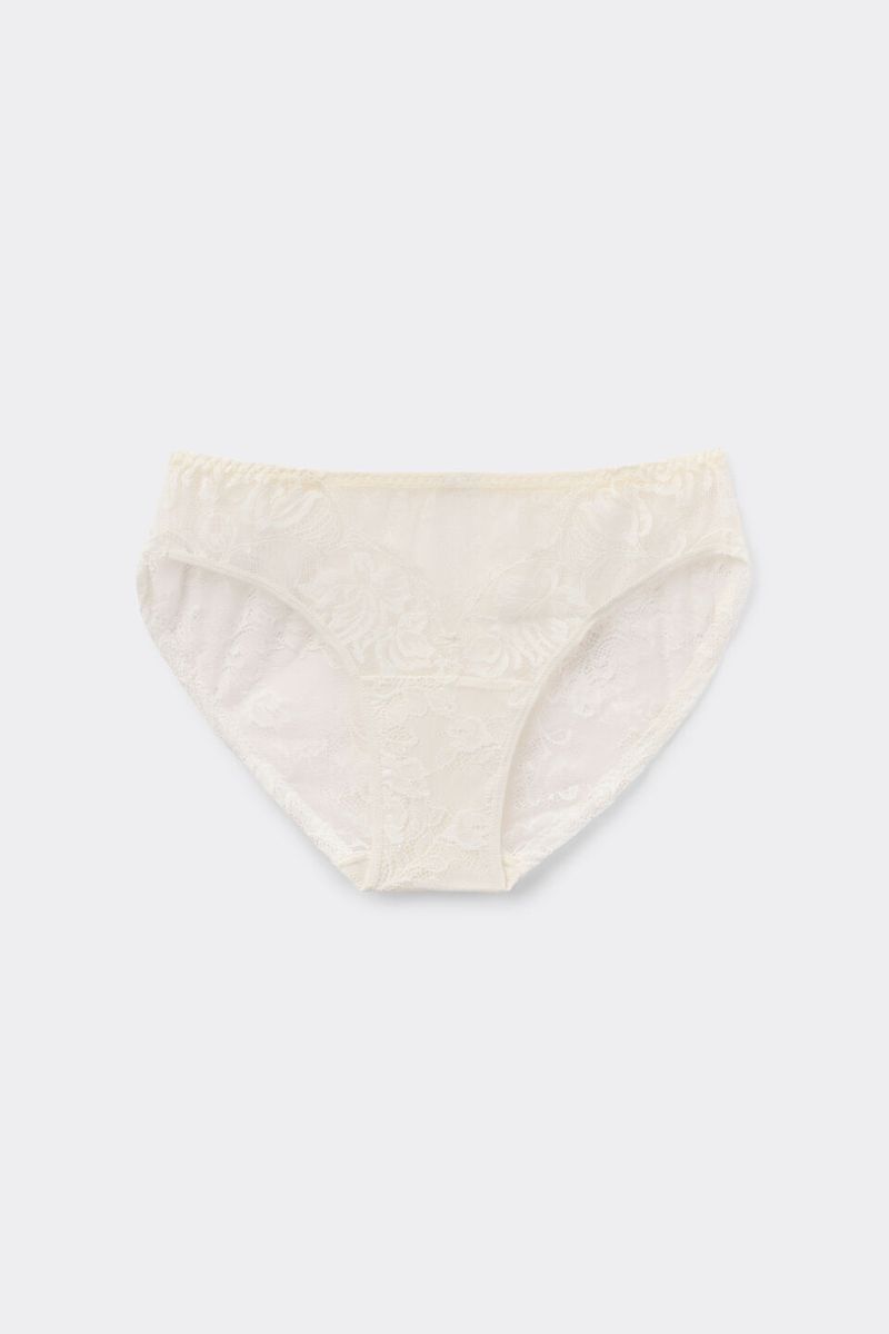 SID2563_2127_10-CUECAS-EM-RENDA-THE-SIMPLEST-PLEASURES