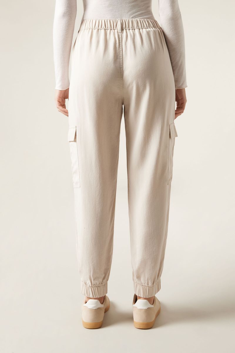 MODP1265_076F_2-JOGGER-CARGO-ULTRA-LIGHT