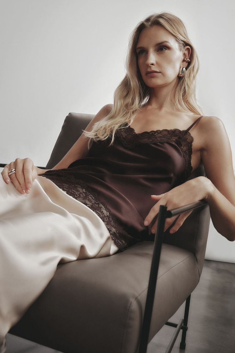 LTD71S_705J_1_Look-front_Regata-Em-Seda-e-Renda