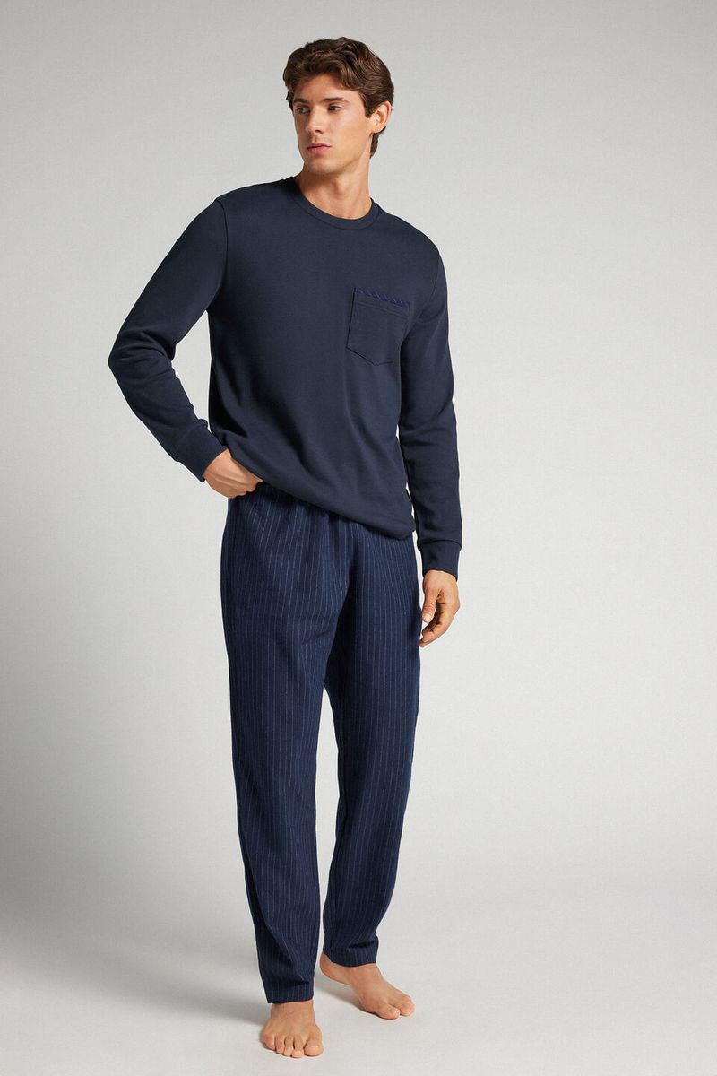 Pijama-comprido-masculino-IUMAN-em-algodao-com-estampa-risca-de-giz-elegante