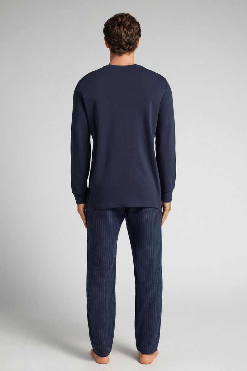 Pijama-comprido-masculino-em-algodao-com-risca-de-giz-e-toque-confortavel